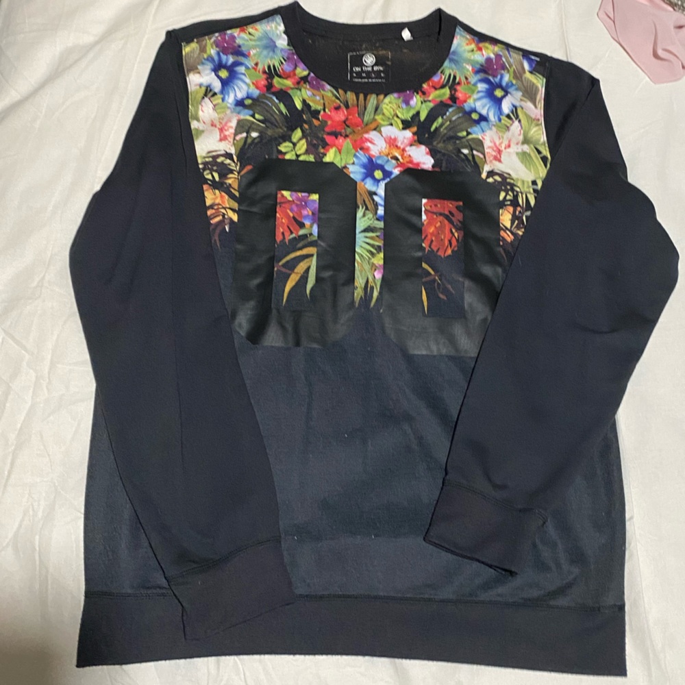 Black 00 tropical sweatshirt